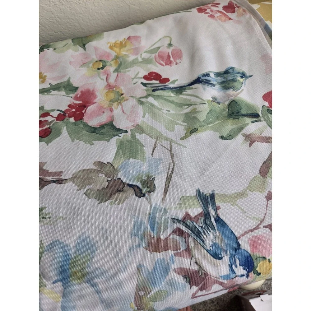 67 Round Bird Indoor Outdoor Tablecloth Polyester Floral